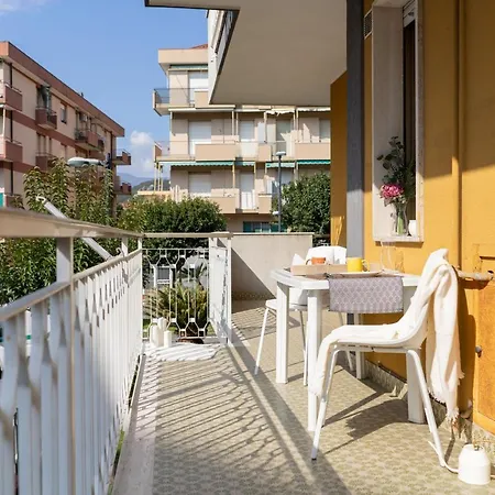 Apartmán Downtown Convenience -free Parking Pietra Ligure